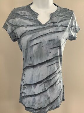 NWOT ARATTA Washed Blue Tiger Striped Short Sleeve Tee